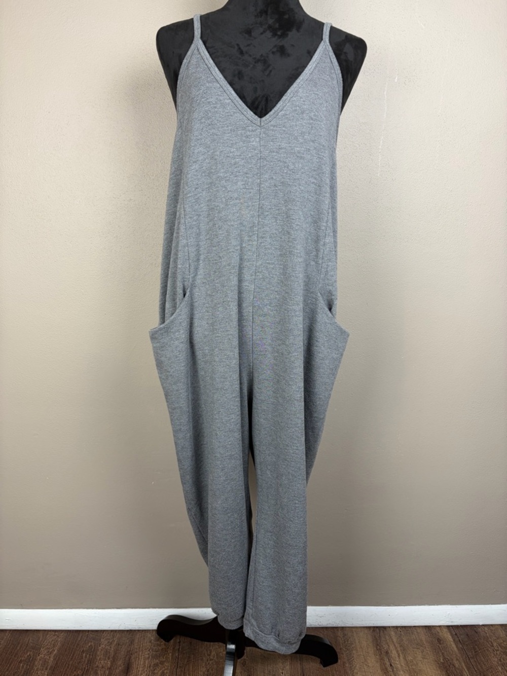 Wild Fable Grey Sleeveless Slouchy Knit Haren Jumpsuit Baggy Pocket Romper L EUC - Picture 2 of 16